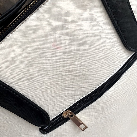 Purse - Picture 3 of 4